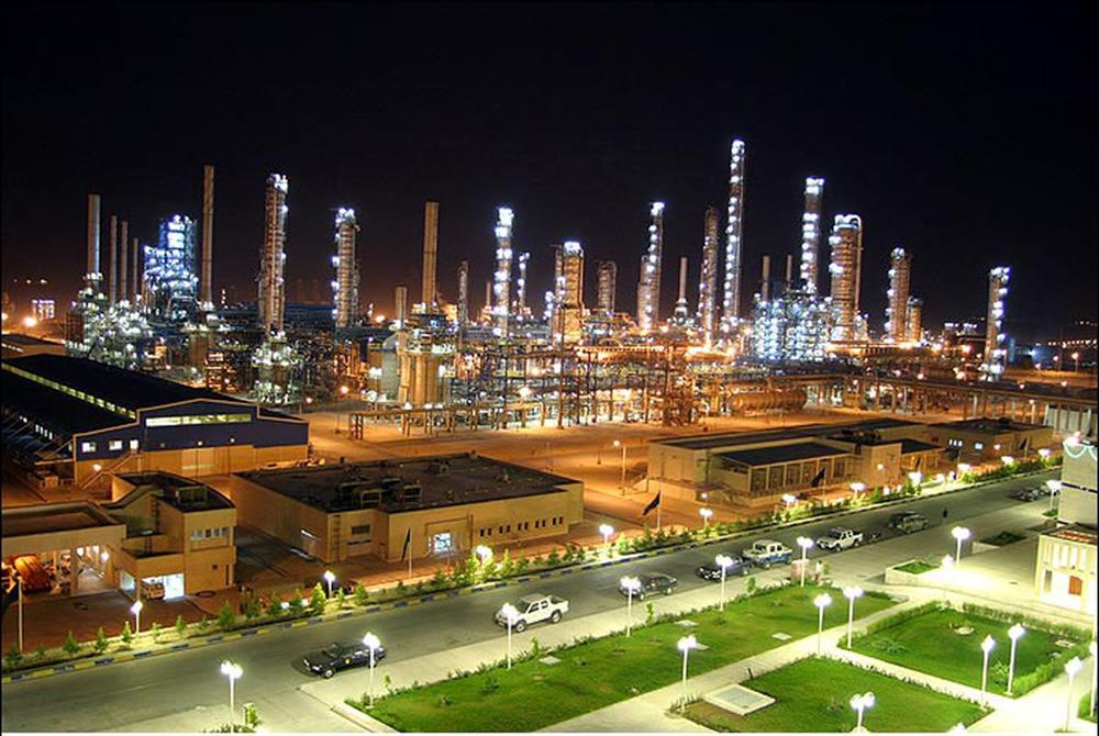 پایداری و تداوم تولید مجتمع های پتروشیمی، اصلی ترین دستور کار وزارت نفت است.